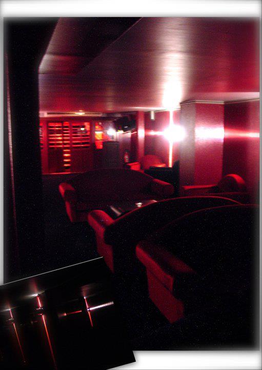 BAR LOUNGE