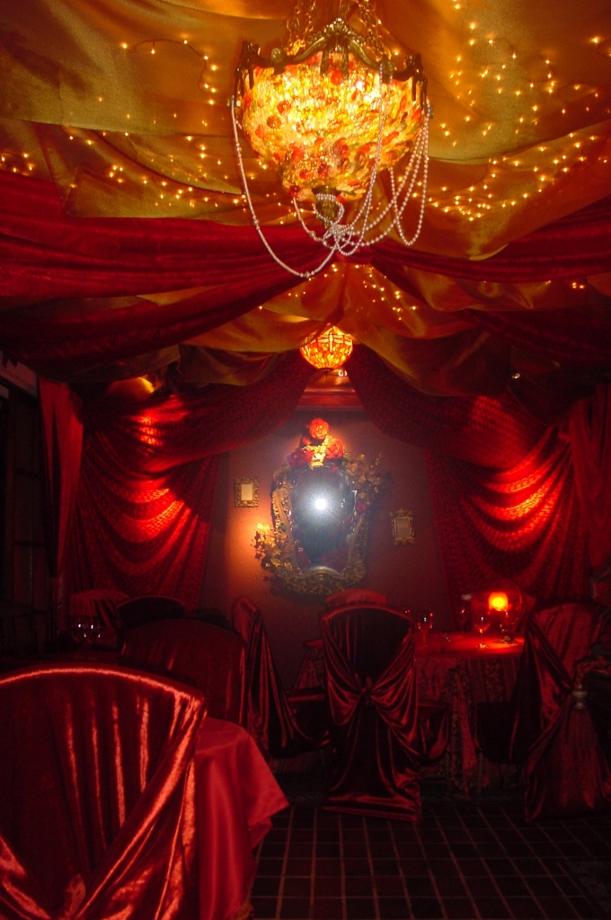 LOUNGE RESTAURANT